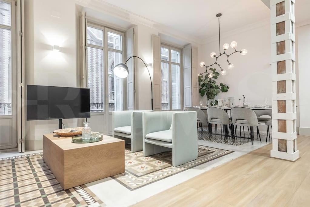 Contemporary Loft In The Historic City Center By Rems Малага Экстерьер фото